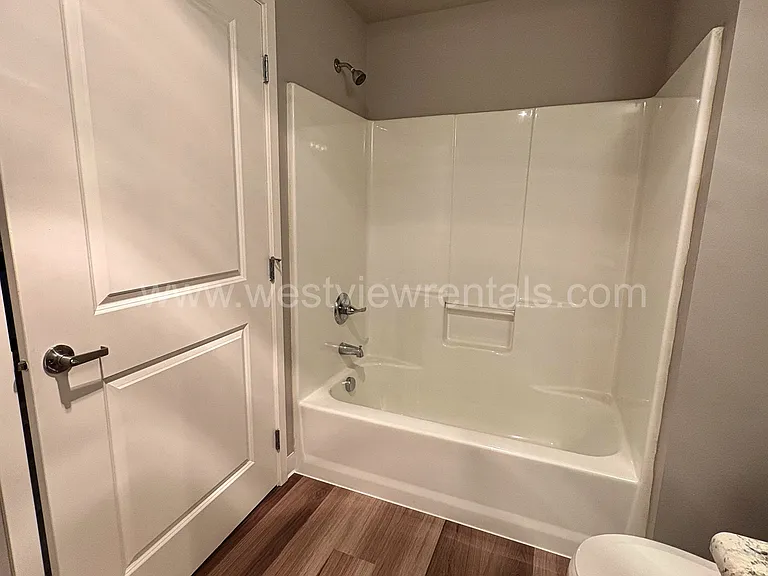 1010 Railroad Ave — Photo 360