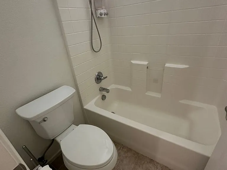 820 Silver Dr — Photo 42