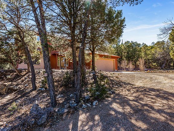 2nd image of 98 Lagarto Rd