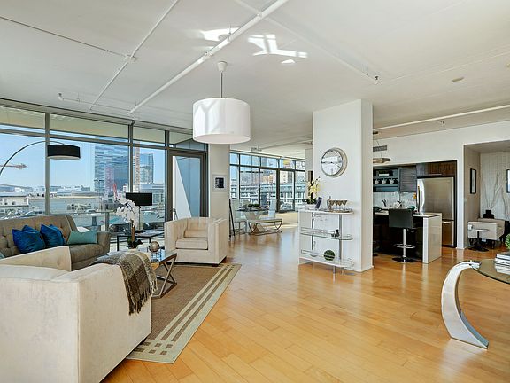 4th image of 1100 S Hope St APT 702