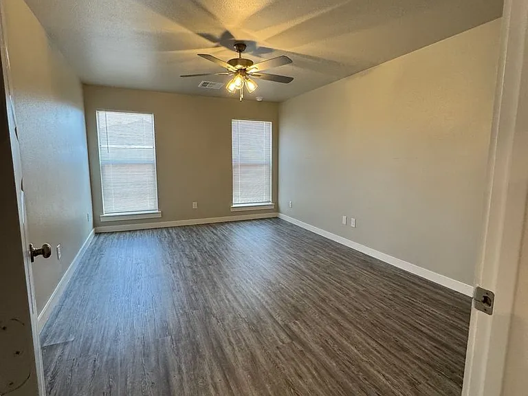 3208 Corpus Ave — Photo 4