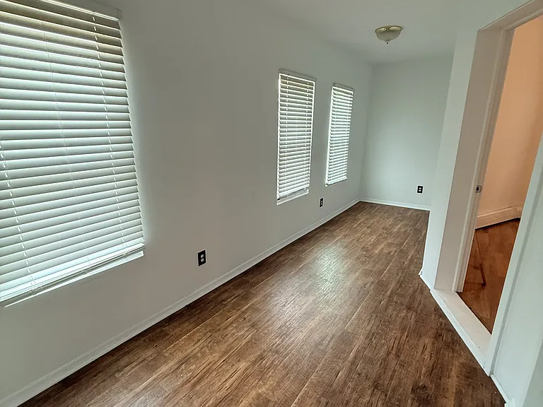 113 Grand St #2 — Photo 12