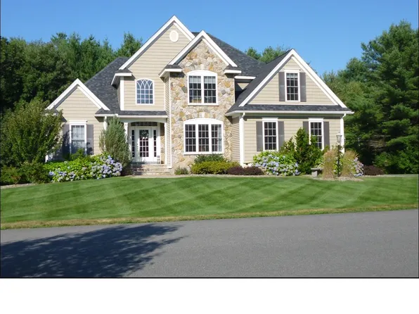 40 Stanwood Road #9, Salem, NH 03079