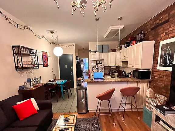 2nd image of 507 Dean St APT 1L