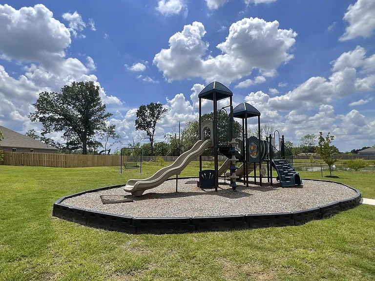 Cedar Crest — Photo 21