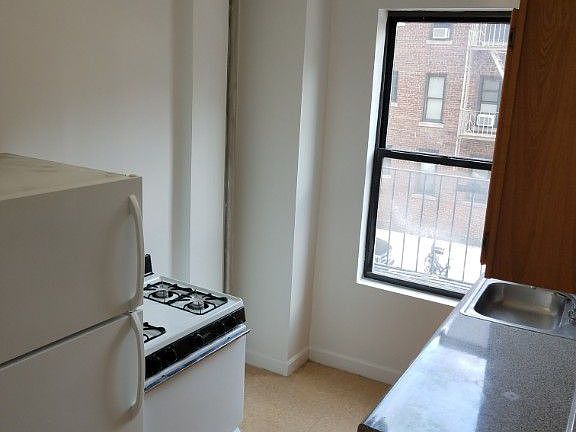 2nd image of 3084 34th St APT 2A