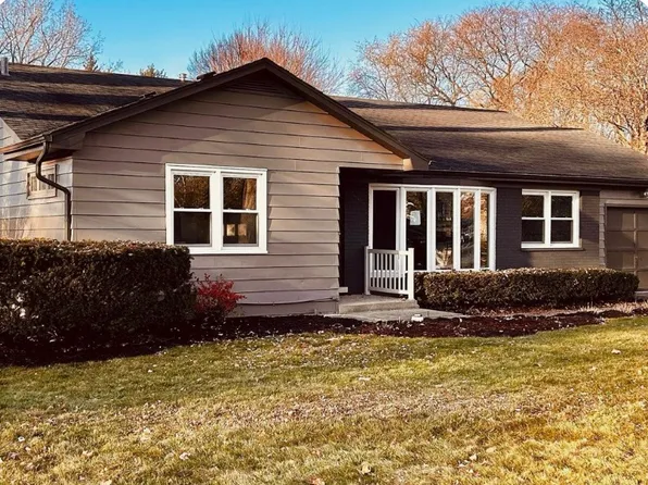 229 Tanoak Ln, Naperville, IL 60540