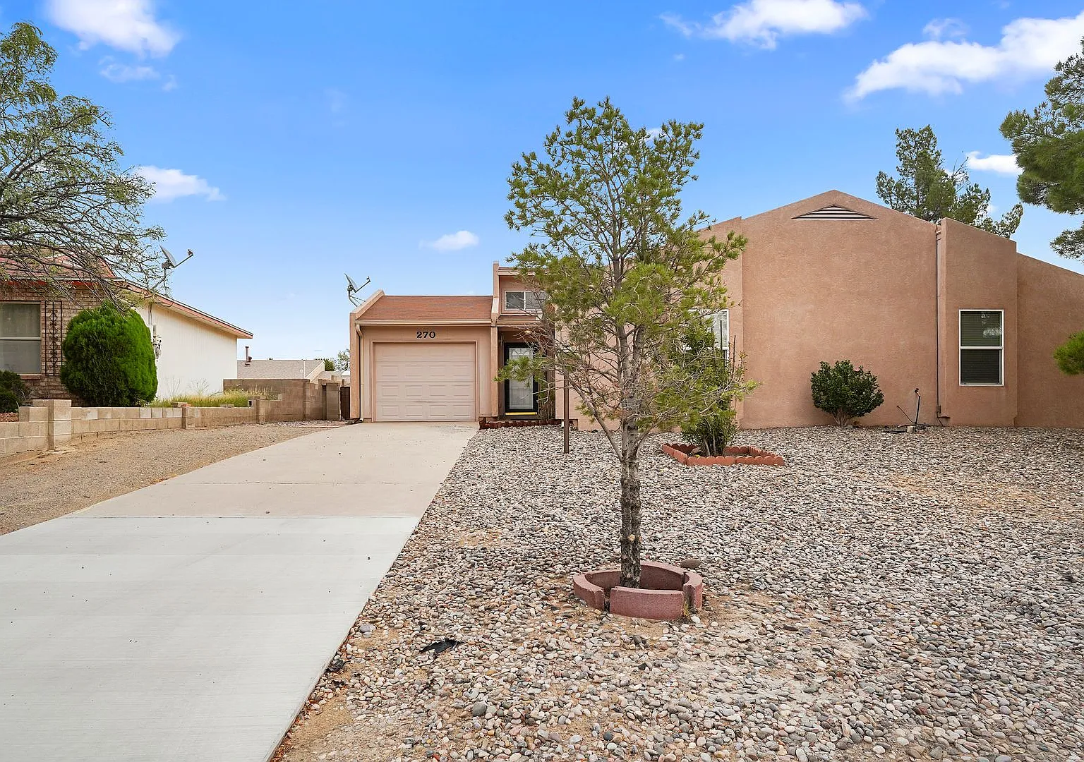For Rent | 3 Bed / 2 Bath | 1-Car Garage | Rio Rancho | Large Backyard — Photo 2