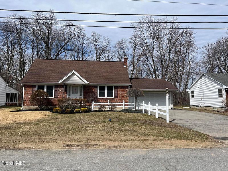 2nd image of 2757 Maida Lane