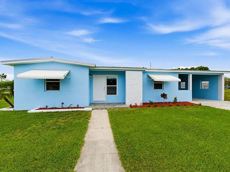 102 SE El Sito Ct — Photo 2