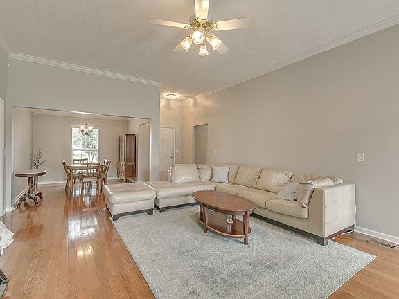 4th image of 804 Balleycastle Dr