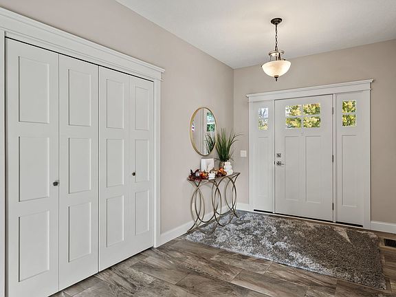 4th image of 2302 Deer Ridge Cir