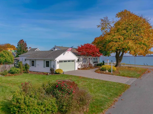 22 Mckinley Road, Falmouth, ME 04105