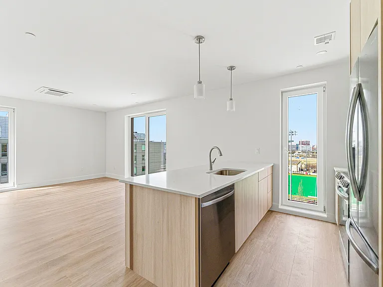 1035 Commonwealth Ave — Photo 69