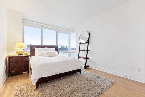 Sold by Compass | media 4