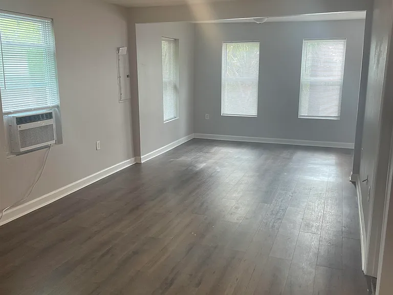 14 Blanche Ln — Photo 3