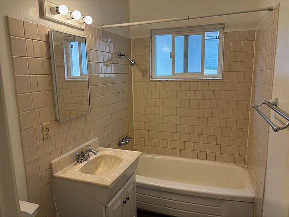 3rd image of 201-205 N Vecino Dr #203