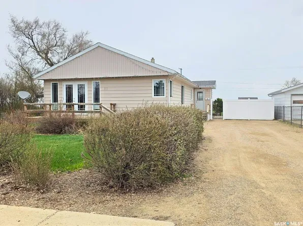 111 4th AVENUE N, Lucky Lake, SK S0L 1Z0