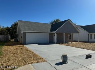 1906 River Poppy Rd, Mascot, TN 37806