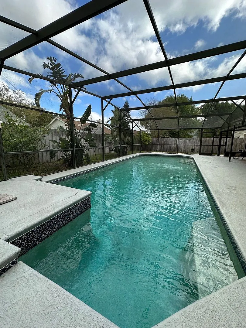 Spacious Pool Home in Oviedo — Photo 2