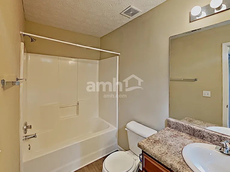 214 Oak Grove Ln — Photo 8