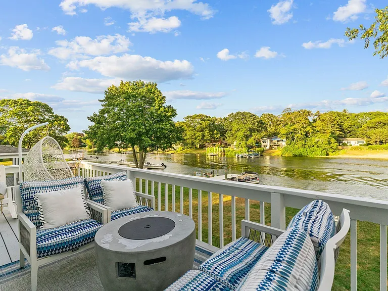 93 Riverside Dr — Photo 38