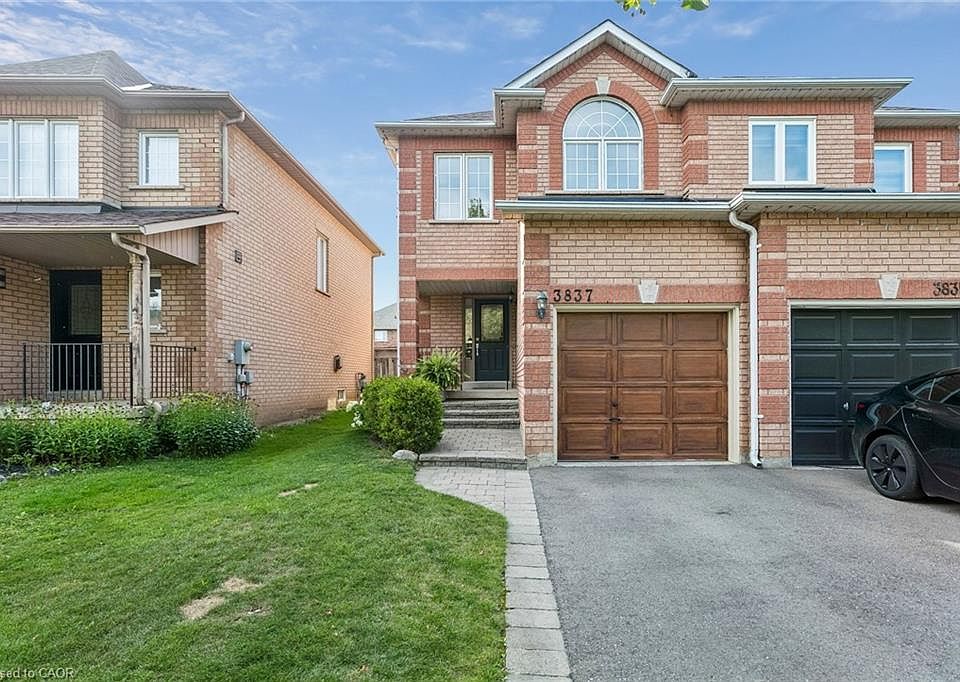 1st image of 3837 Forest Bluff Cres