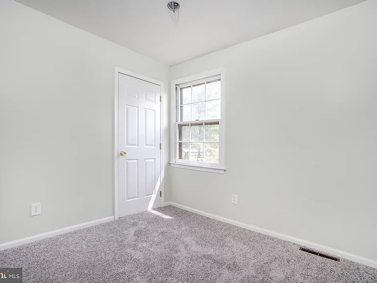 107 Washington Ave — Photo 9