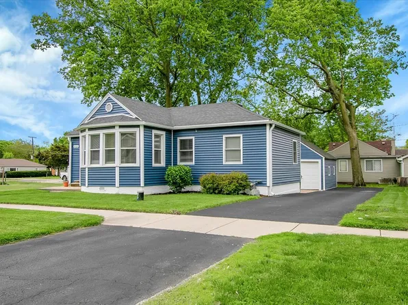 25322 S Fryer St, Channahon, IL 60410