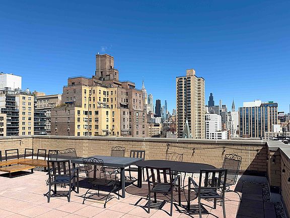 5th image of 210 E 15th St APT 1A