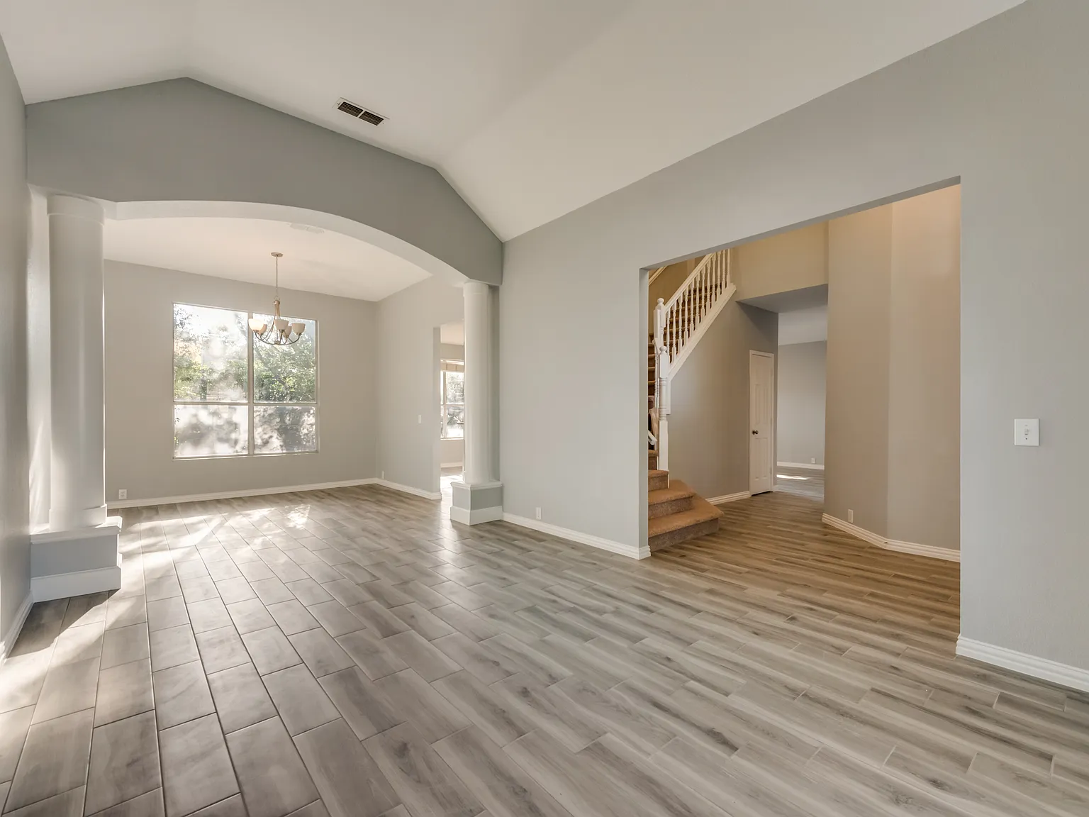 4 bed, 2049 sqft, $2,600 — Photo 1