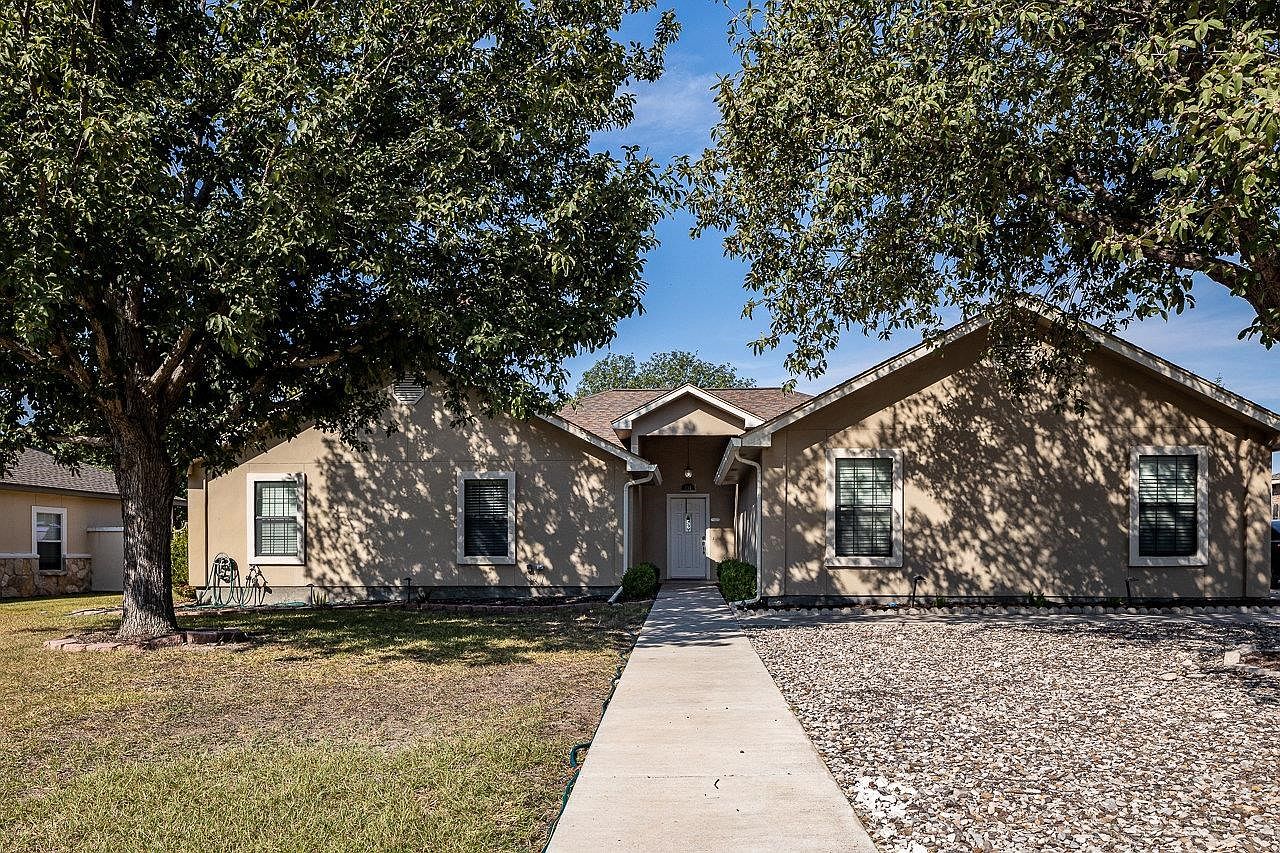 231 Saddle Blanket, Del Rio, TX 78840 Zillow
