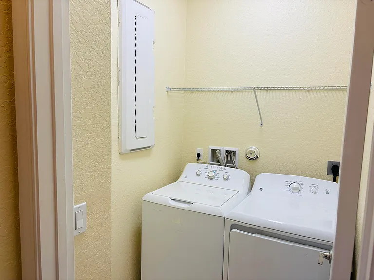12512 NW Stanis Ln — Photo 9
