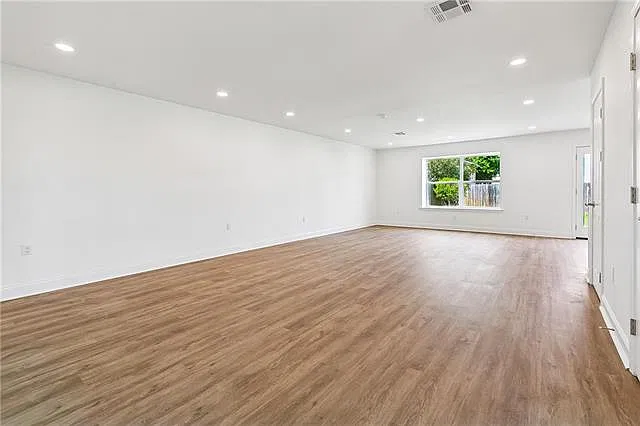 4 bed, 2.5 bath, 2233 sqft, $2,950 — Photo 3