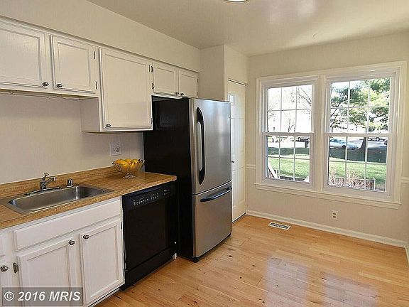 3rd image of 4432 Holly Ave