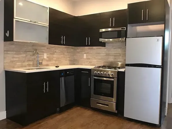 39 Bushwick Avenue image 1 of 8