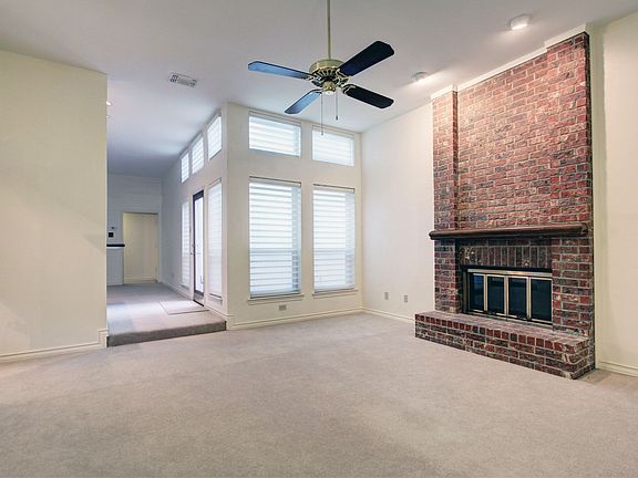 Living room 2  4800.jpg