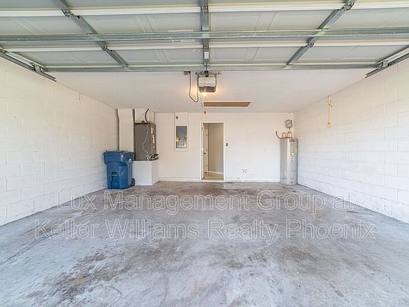 5th image of 305 Covent Gardens Pl