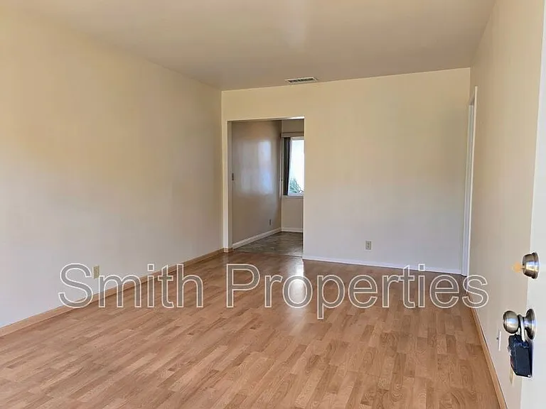 2601 Gates Ave #C — Photo 5