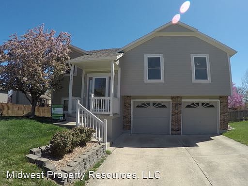 1st image of 609 SE Cumberland Dr