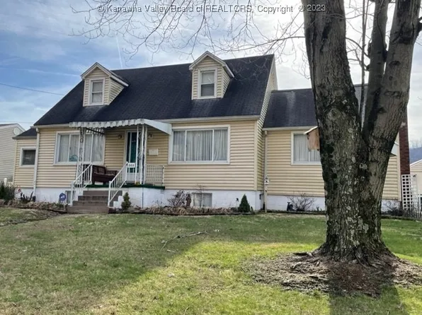 1523 W Central Ave, Belle, WV 25015