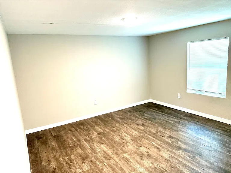 750 Oak Mdws — Photo 15
