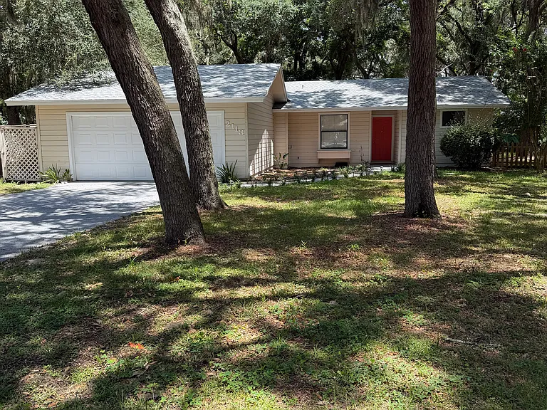 2113 Thrasher Ln — Photo 4