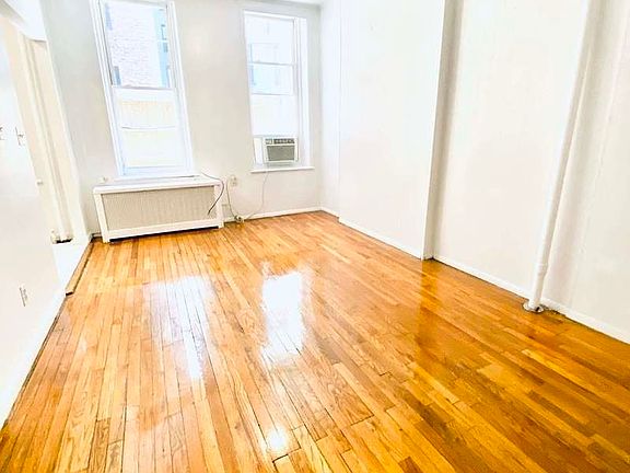 3rd image of 218 E 74th St #1B