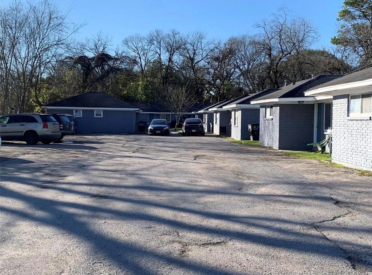 2 bed, 1.0 bath, 980 sqft, $990 — Photo 2