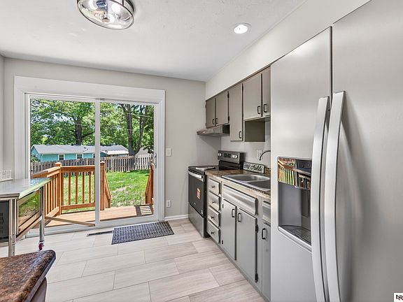 3rd image of 3611 S 128th Ave