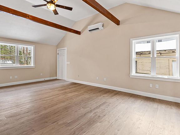 4th image of 203 Saco Avenue