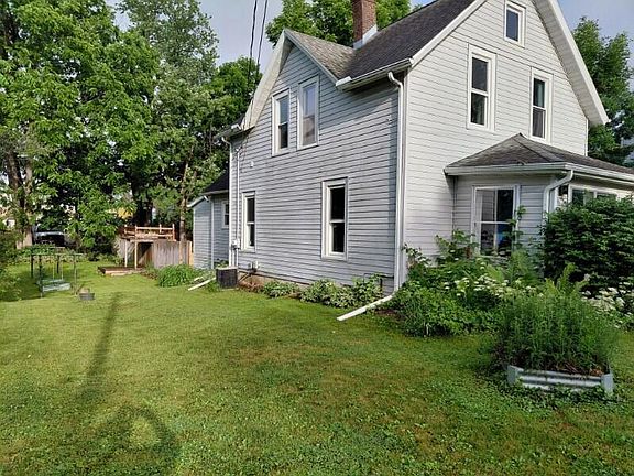 3rd image of 209 N Dunlap STREET
