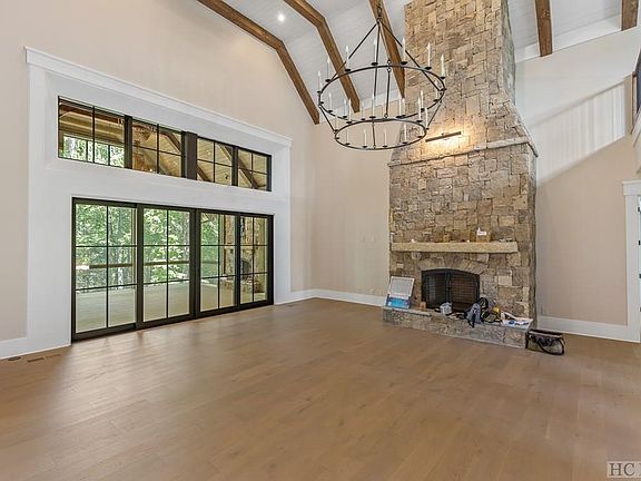4th image of 167 Runner Oak Lane