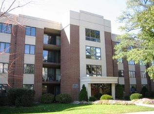 212 W Saint Charles Rd APT 203, Lombard, IL 60148